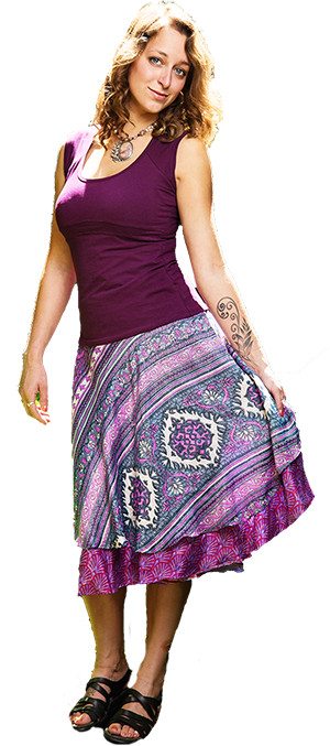 Jedzebel Model in a 3/4 Length Magic Skirt